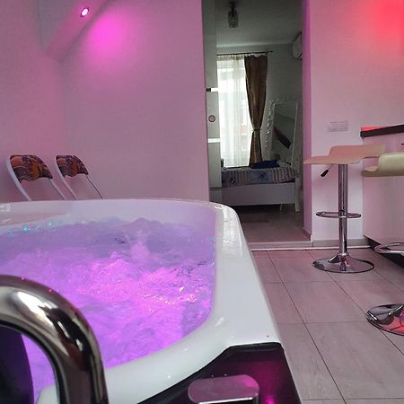 White House & Jacuzzi Apartamento Sibiu Exterior foto