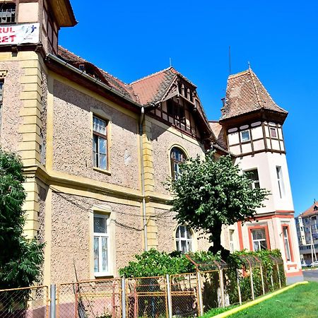 White House & Jacuzzi Apartamento Sibiu Exterior foto