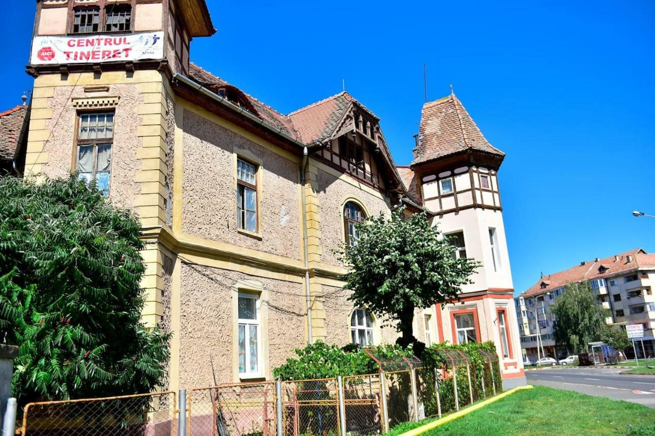 White House & Jacuzzi Apartamento Sibiu Exterior foto